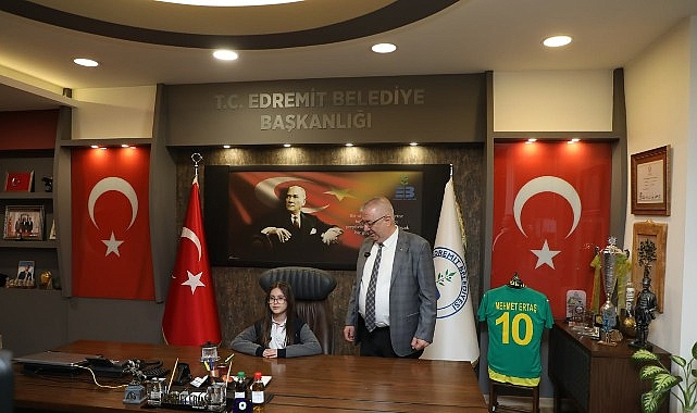 K&uuml;&ccedil;&uuml;k Bireyler, B&uuml;y&uuml;k Fikirler: Edremit &Ccedil;ocuk Meclisi toplandı