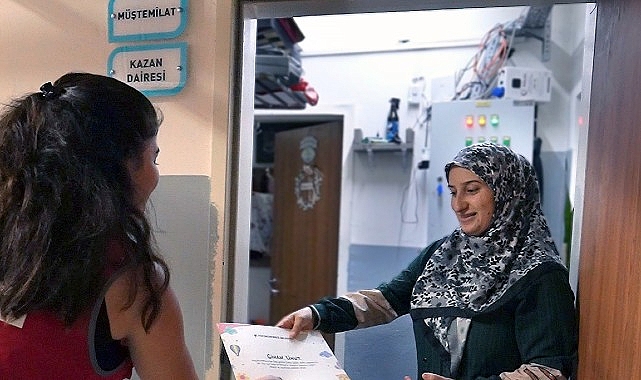 K&uuml;&ccedil;&uuml;k&ccedil;ekmece Belediyesi &lsquo;yenidoğan bebek seti&rsquo; ile ailelerin y&uuml;z&uuml;n&uuml; g&uuml;ld&uuml;r&uuml;yor