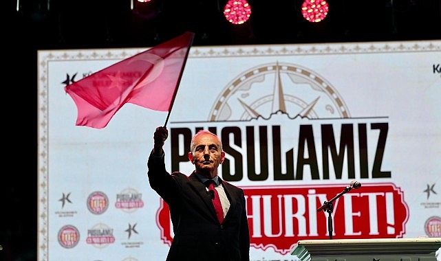 K&uuml;&ccedil;&uuml;k&ccedil;ekmece&rsquo;de Cumhuriyet Coşkusu