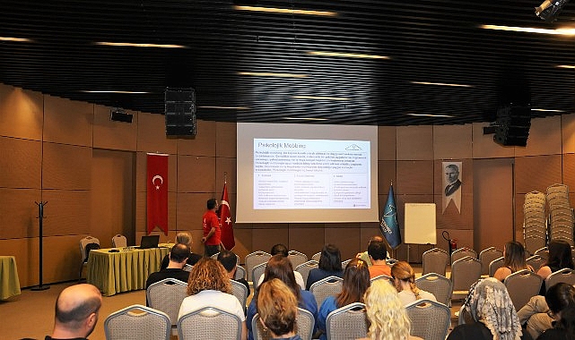 K&uuml;&ccedil;&uuml;k&ccedil;ekmece'de Personele Mobbing Eğitimi Verildi: &ldquo;Mobbing Bir İnsan Hakları İhlalidir&rdquo;