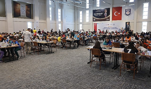 K&uuml;&ccedil;&uuml;kler ve Yıldızlar Satran&ccedil; Şampiyonası Karaman'da Yapılıyor