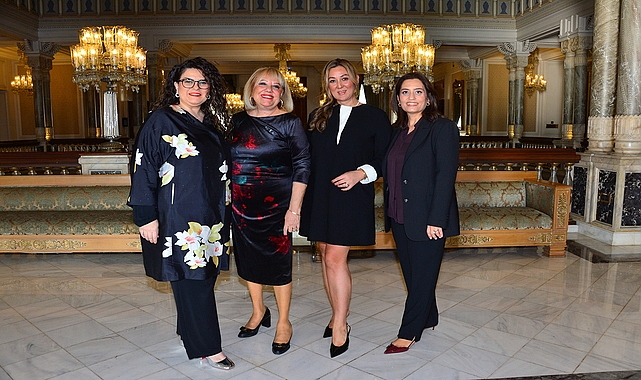 K&uuml;lt&uuml;rel D&ouml;n&uuml;ş&uuml;m Derneği&rsquo;nden K&uuml;lt&uuml;rel Hafızaya Bir Belgesel: Women In Bloom Lansmanı &Ccedil;ırağan Sarayı'nda Ger&ccedil;ekleşti