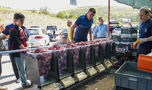 Kurban Kesim Alanlarında Hummalı Temizlik &Ccedil;alışması