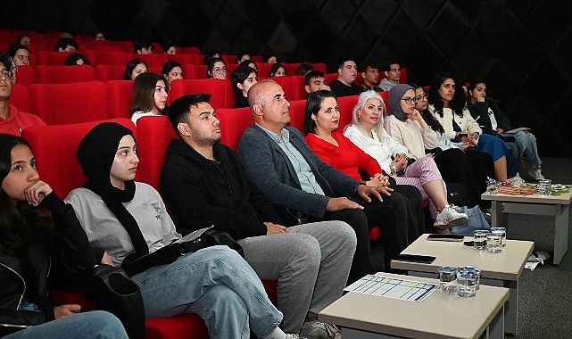 Kurs &ouml;ğrencilerine seminer