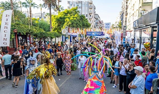 Kushimoto Sokak Sanat&ccedil;ıları Festivali bu yıl da on binlerce kişiyi ağırladı