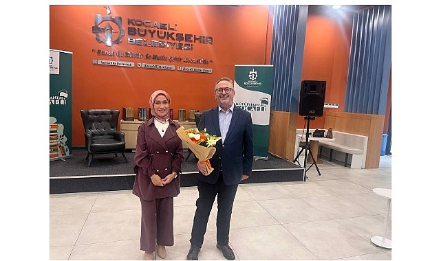 K&uuml;t&uuml;phane buluşmalarında tarihe yolculuk