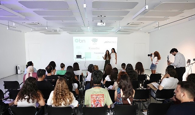 L&acirc;l Denizli, KonuŞu Eğitim Programı&rsquo;nın a&ccedil;ılışında gen&ccedil;lerle buluştu