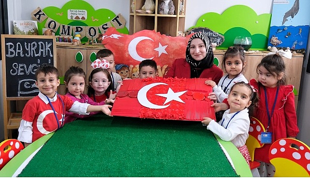 Lokomotif&rsquo;te ilk ders zili &ldquo;Bayrak Sevgisi&rdquo; ile &ccedil;aldı