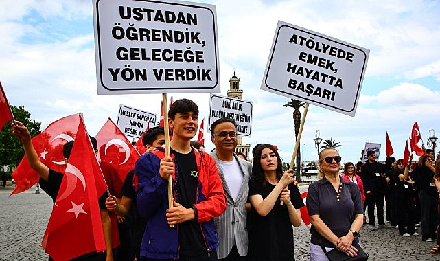 Maarifin Kalbinde Marifetli Gen&ccedil;lik" Kortej Y&uuml;r&uuml;y&uuml;ş&uuml; Ger&ccedil;ekleştirildi