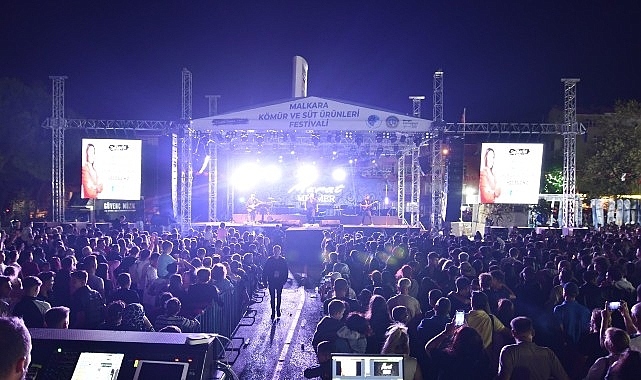 Malkara K&ouml;m&uuml;r ve S&uuml;t &Uuml;r&uuml;nleri Festivali&rsquo;nde Coşku Dolu Konser Gecesi