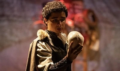 Maltepe&rsquo;nin &ldquo;Hamlet&rdquo;i Romanya&rsquo;da ayakta alkışlandı