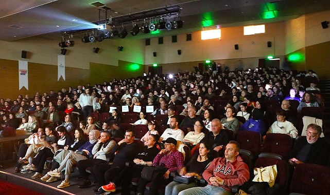Maltepe&rsquo;de D&uuml;nya Tiyatro G&uuml;n&uuml; &ldquo;Hamlet&rdquo; ile Kutlandı