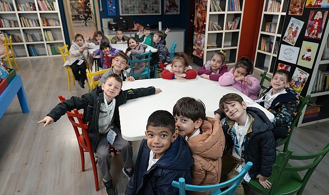 Maltepe&rsquo;de minikler k&uuml;t&uuml;phane haftasında kitaplarla buluştu