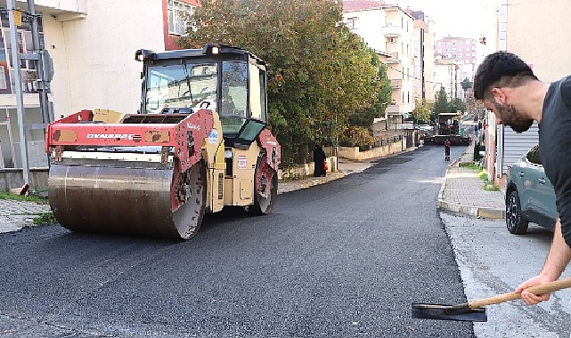Maltepe&rsquo;de yol yenileme &ccedil;alışmaları hız kesmeden s&uuml;r&uuml;yor