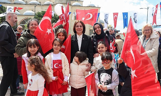 Maltepe&rsquo;nin Cumhuriyet Meydanı&rsquo;nda 23 Nisan coşkusu