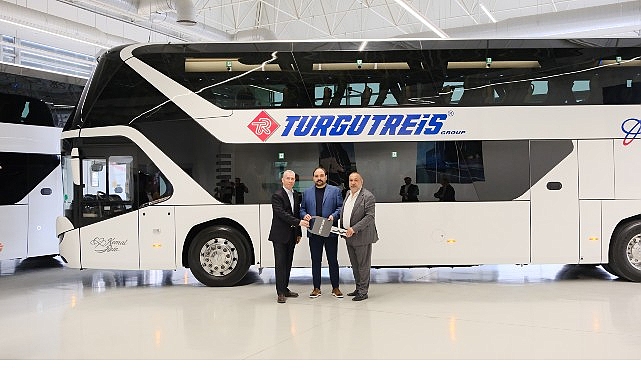 MAN, T&uuml;rkiye&rsquo;deki ilk &ccedil;ift katlı otob&uuml;s teslimatını Turgutreis Group Turizm&rsquo;e yaptı