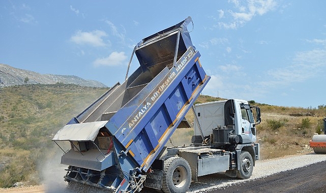 Manavgat&rsquo;ta grup yolları asfaltlanıyor