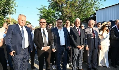 Manisa B&uuml;y&uuml;kşehir Belediyesi Heyeti G&uuml;zelyurt Portakal Festivali&rsquo;ne Katıldı