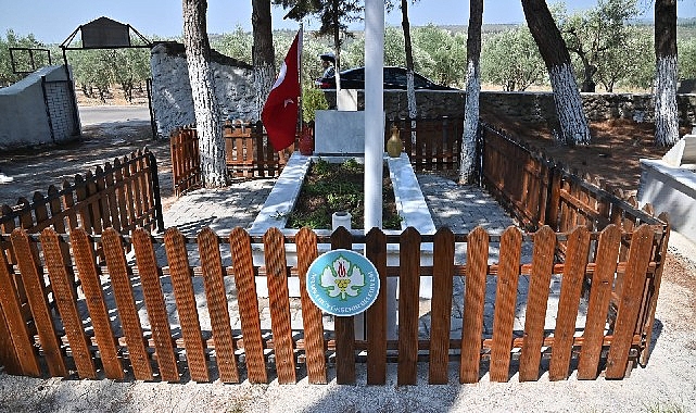 Manisa B&uuml;y&uuml;kşehir Belediyesi Şehit Kabirlerini Yeniliyor