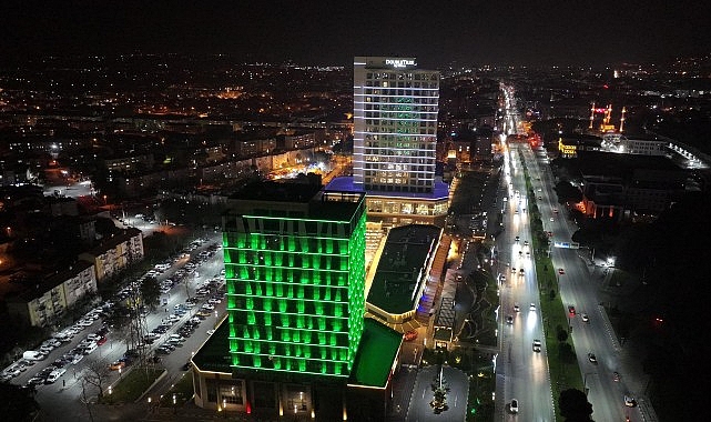 Manisa B&uuml;y&uuml;kşehir Belediyesinden Tıp Bayramı&rsquo;na &Ouml;zel Işıklandırma