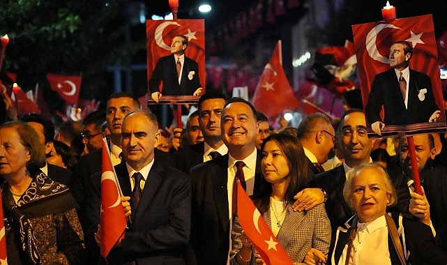 Manisa&rsquo;da Cumhuriyet&rsquo;in 102. Yılına G&ouml;rkemli Kutlama