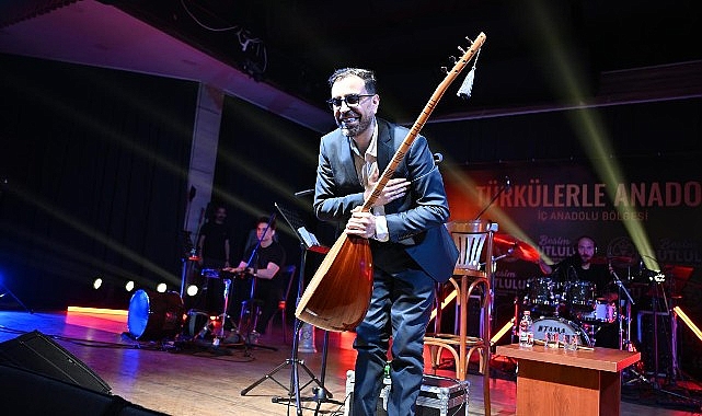 Manisa&rsquo;da İsmail Altunsaray ile T&uuml;rk&uuml; Dolu Gece