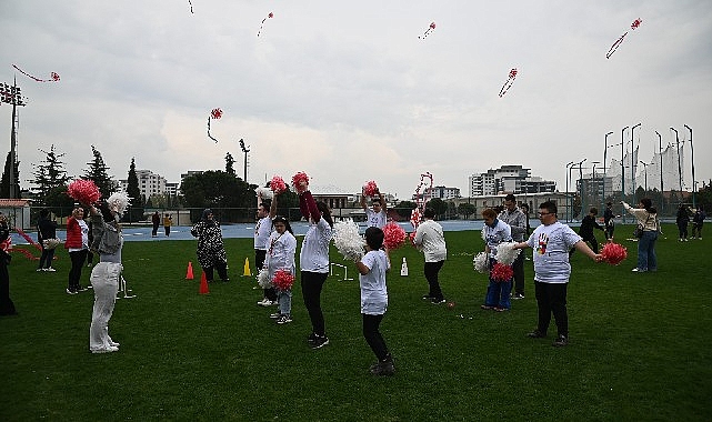 Manisa&rsquo;da &ouml;zel bireyler i&ccedil;in renkli şenlik