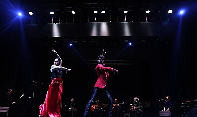 Mavi Siyah&rsquo;tan ritim ve zerafetin buluştuğu unutulmaz gece