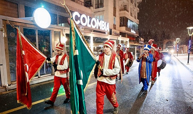 Mehteran Takımı Marşlar &Ccedil;alarak Osmanlı Geleneğini S&uuml;rd&uuml;r&uuml;yor