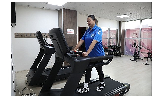 Menderes Belediyesi&rsquo;nden Kadınlara M&uuml;jde; Fitness Salonu Yenilendi