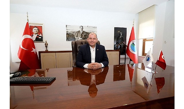 Menderes Belediyesi&rsquo;nden &Ouml;ğretmenler G&uuml;n&uuml; Hediyesi