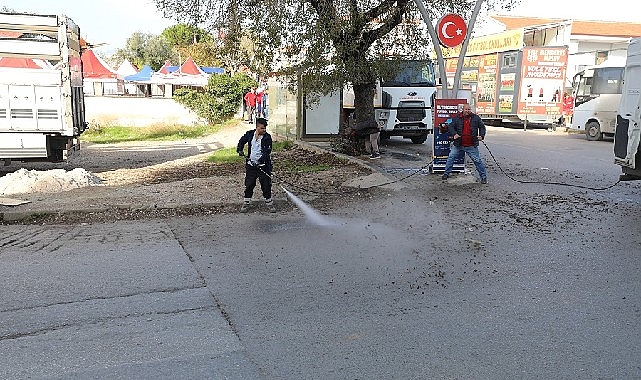 Menderes&rsquo;te Caddeler Tertemiz