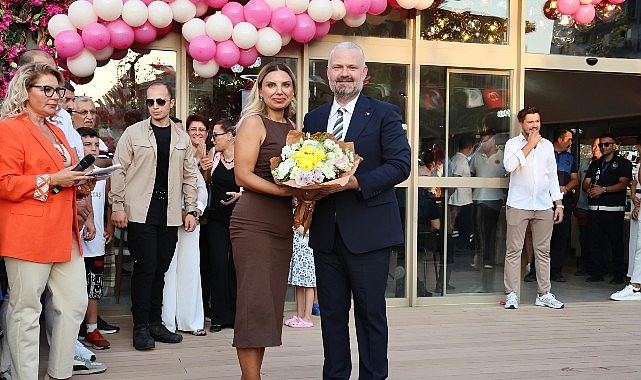 Menemen Belediyesi Aynısefa Sosyal Tesisleri g&ouml;rkemli bir t&ouml;renle a&ccedil;ıldı