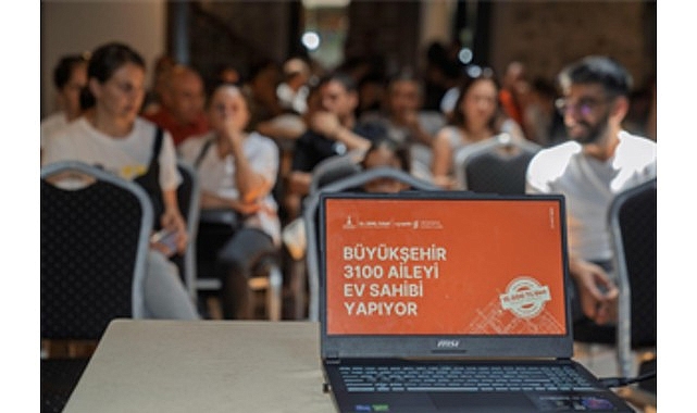 Menemen Konutları Projesi&rsquo;nde s&ouml;zleşmeler imzalanıyor