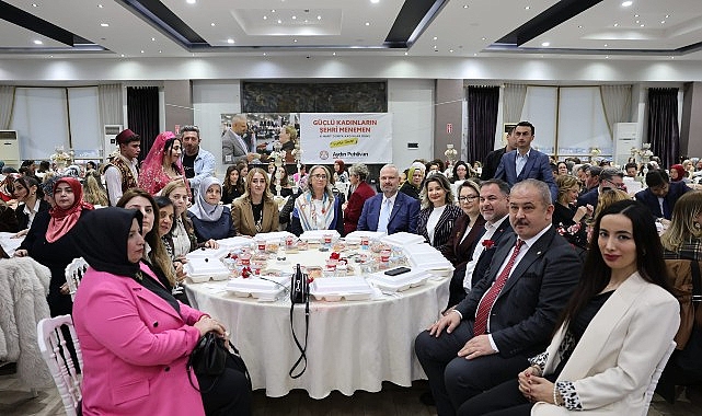 Menemen'de 8 Mart coşkusu yaşandı