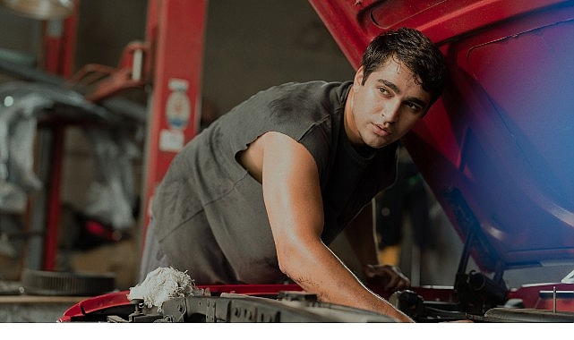 Mert Ramazan Demir&rsquo;in Başrol&uuml;nde Yer Aldığı Metruk Adam 22 Ağustos&rsquo;ta Netflix&rsquo;te