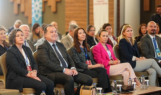Mesir&rsquo;in Şifa Mirası Bilimle Buluştu: Manisa&rsquo;da Fitoterapi G&uuml;nleri Başladı