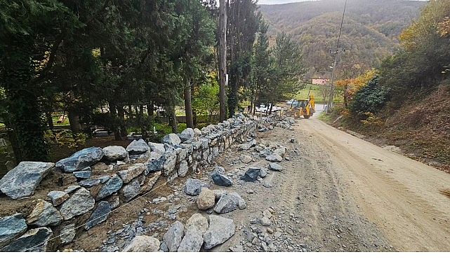 Mezarlıklara 6 bin metrek&uuml;p taş duvar inşa ediliyor