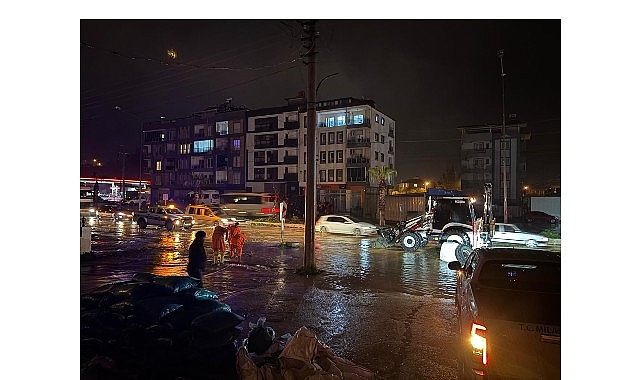 Milas Belediyesi Ekipleri Yoğun Yağış ve Fırtına Nedeniyle 7/24 G&ouml;rev Başındaydı