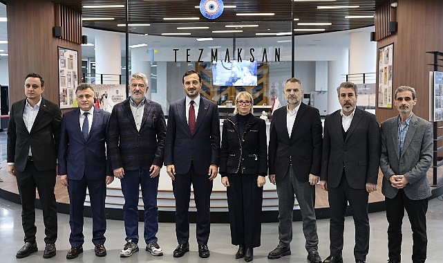 Milletvekilleri Bayrampaşa&rsquo;da halkla omuz omuza