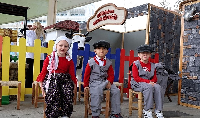 Milli İrade Meydanı &ccedil;ocuklarla dolup taştı