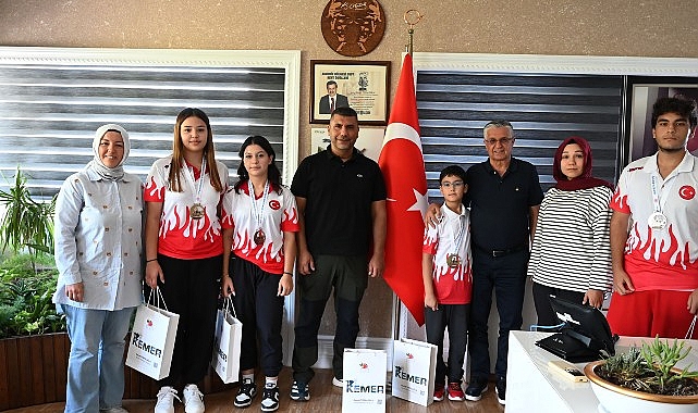 Milli sporculardan Başkan Topaloğlu&rsquo;na ziyaret
