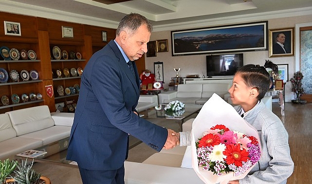 Minik Ege Eymen &Uuml;nal, 23 Nisan Başkanı oldu