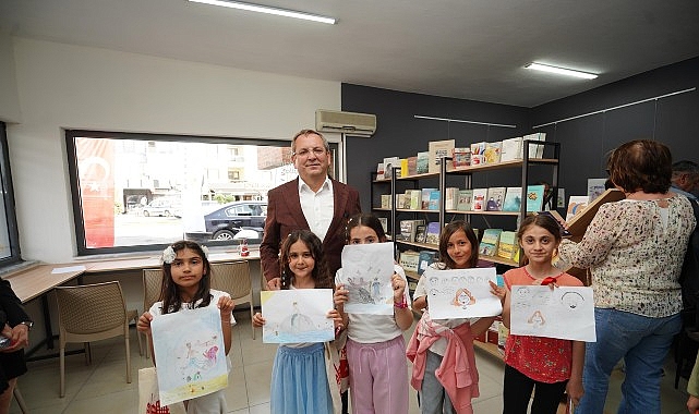 Minik Karikat&uuml;ristler İş Başında! Ayvalık Belediyesi&rsquo;nden &Ccedil;ocuklara Renkli Bir Yaz At&ouml;lyesi