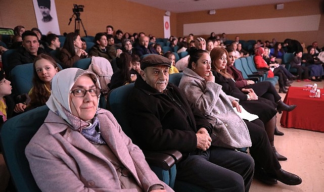 Minik &Ouml;ğrenciler Ke&ccedil;i&ouml;ren Belediyesi&rsquo;nde Bilimi Sahneye Taşıdı