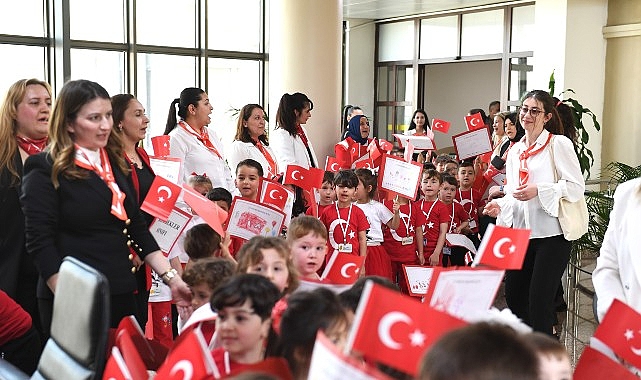 Minik &ouml;ğrencilerden Başkan Aydın&rsquo;a 23 Nisan ziyareti