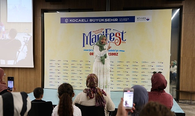 Minik y&uuml;rekler masallarla buluştu