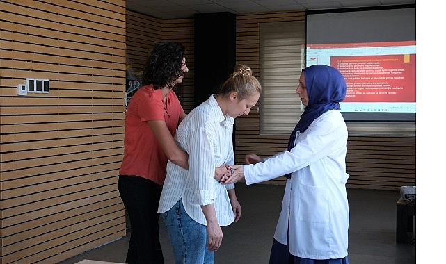 Minik y&uuml;reklere ilk yardım bilinci aşılandı