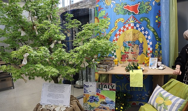 Moda Akademisi'nde "Vitrin Bir Sahne" sergisi a&ccedil;ıldı