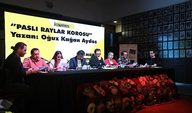 Muhsin Ertuğrul Okumaları &ldquo;Paslı Raylar Korosu&rdquo; Oyununa Yoğun İlgi